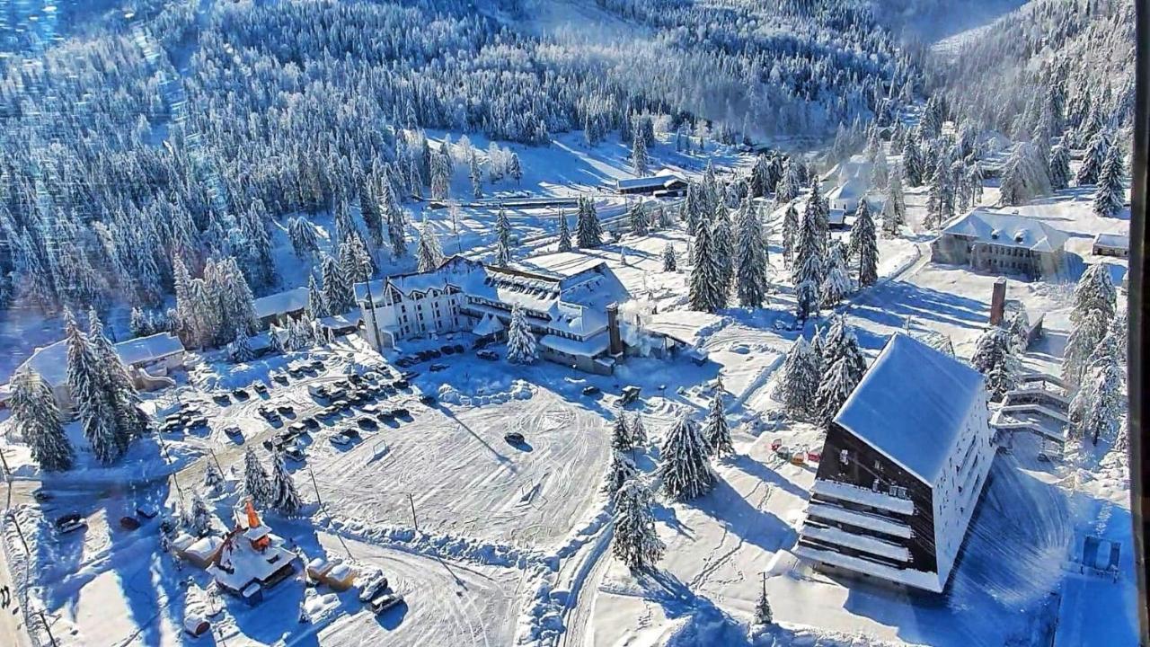 Hotel Iadolina Stâna de Vale Buitenkant foto