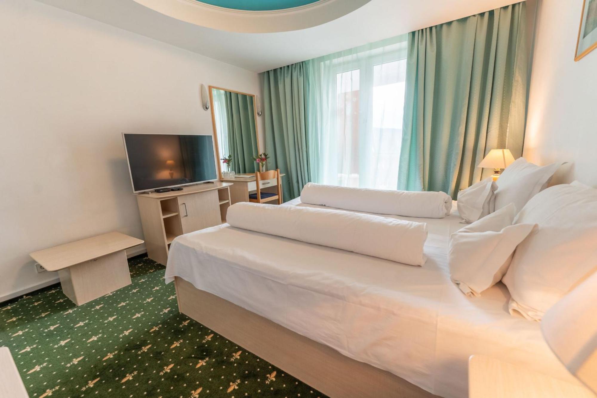 Hotel Iadolina Stâna de Vale Buitenkant foto