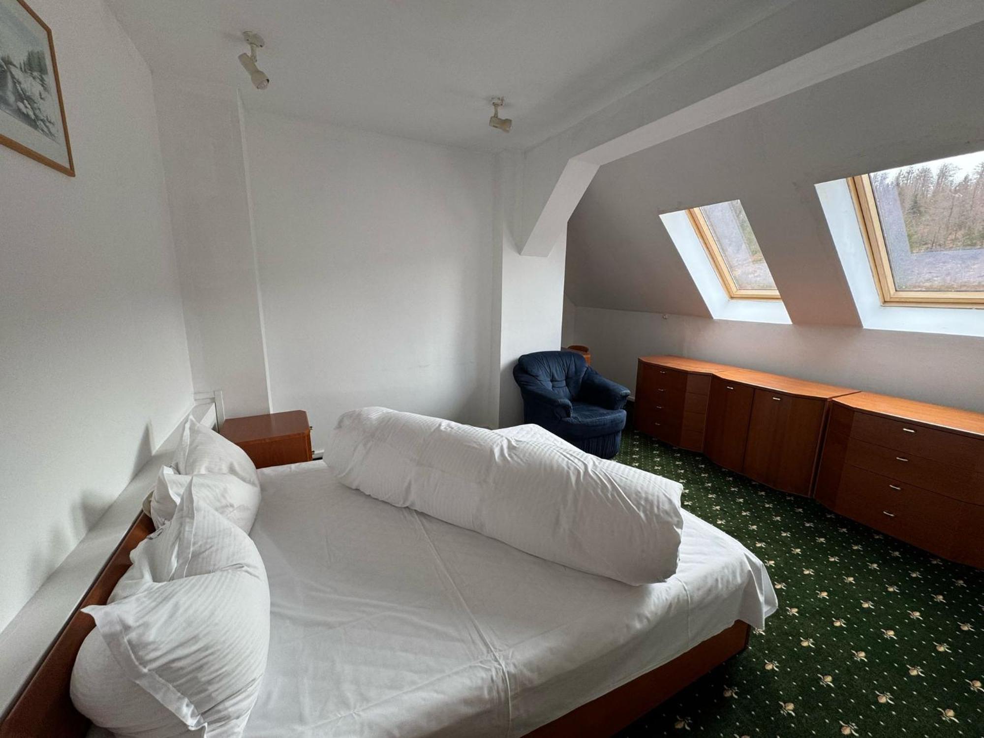 Hotel Iadolina Stâna de Vale Buitenkant foto